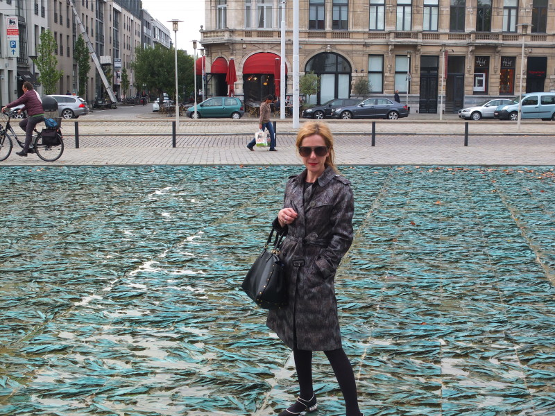 On the square in front of the Royal Museum of Fine Arts wearing my favorite Burberry trench, Yves Saint Laurent bag (from the time when Yves was part of the brand name, now only Saint Laurent), sunglasses by Christian Roth